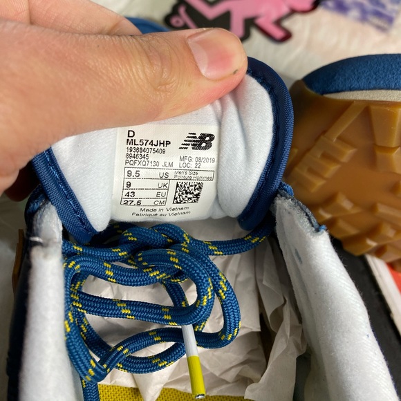 🆕 - New Balance 574 Yellow/Navy - Mens Many Sizes - Picture 10 of 12